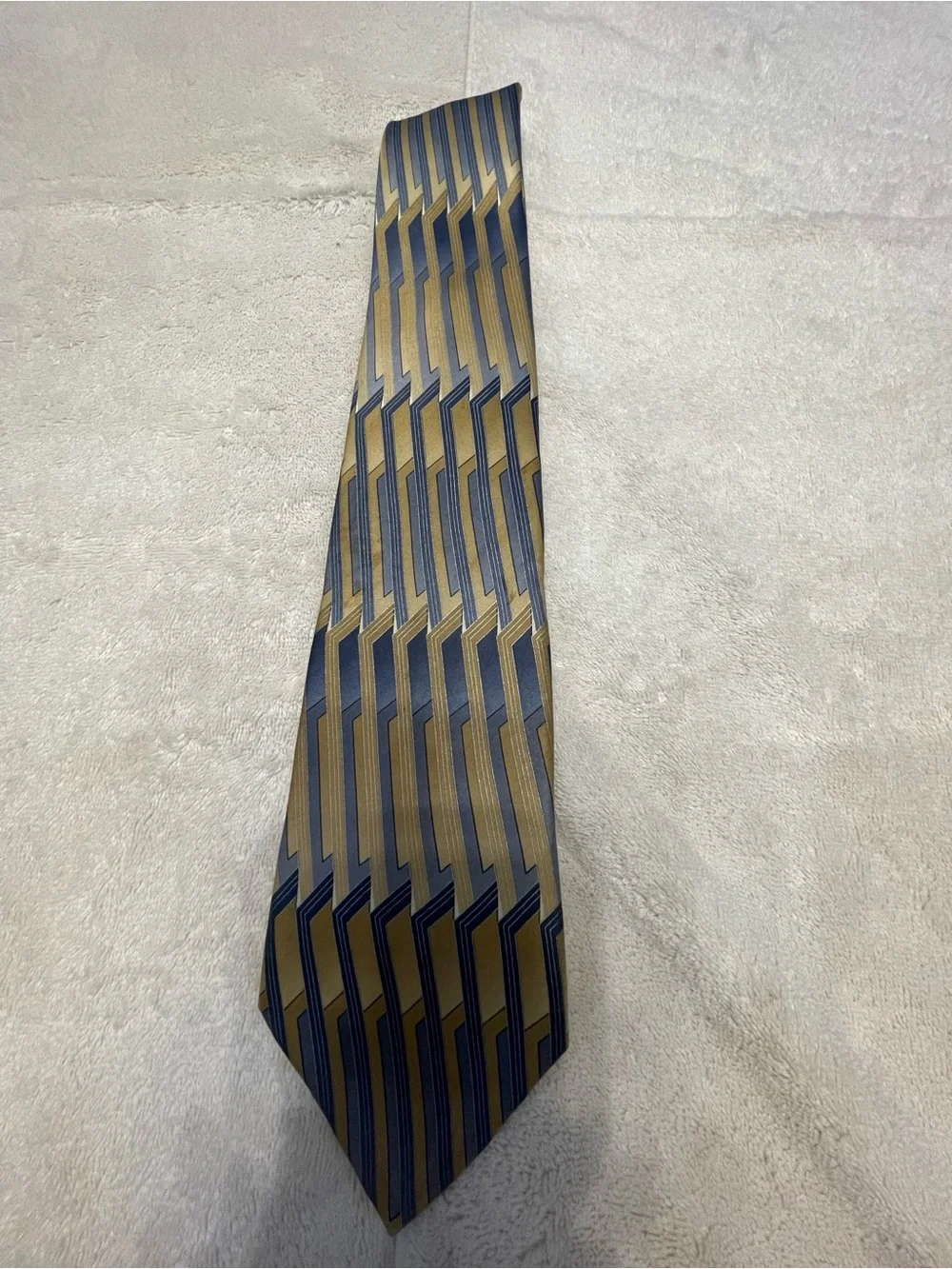 Arrow Men's Blue and Gold Geometric Tie